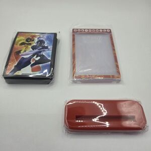 65 Cards Sleeves Pokemon & Card Display